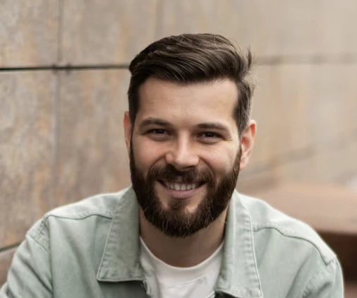 Photo of Ethan Reynolds